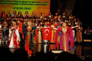 Bursa Nil&uuml;fer Kadın Korosu Sıra Gecesi ile coşturdu