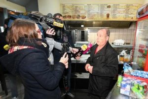 Kahraman d&ouml;nerci o anları anlattı: "Engellemesem kafasını kopartacaktı"