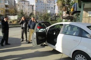 İstanbul &Uuml;sk&uuml;dar'da inanılmaz altın hırsızlığı