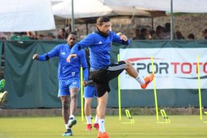 Karab&uuml;kspor kupa hazırlıklarını tamamladı