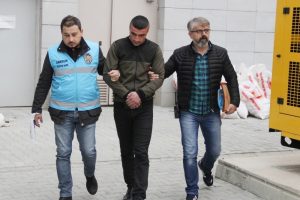 2,5 yaşındaki kızını vuran baba tutuklandı