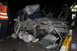 Feci kaza: 2 &ouml;l&uuml;, 4 yaralı