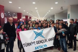 T&Uuml;GVA &ouml;ğrencileri &ouml;d&uuml;llendirdi