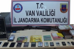 Van'da ter&ouml;r operasyonu: 17 g&ouml;zaltı