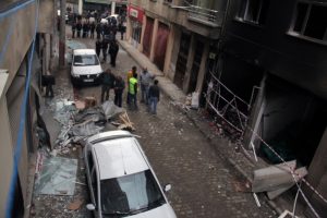 Patlama sokağı savaş alanına &ccedil;evirdi