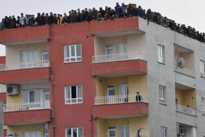 Batman'da taraftara stadyum yetmedi