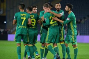 Fenerbah&ccedil;e tur kapısını araladı