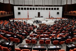 Meclis'te implant diş tartışma &ccedil;ıkardı!