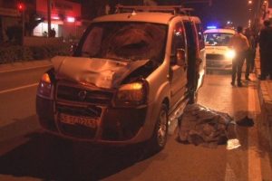 Kırmızı ışık ihlali yapan yaya, canından oldu
