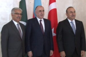 &Uuml;&ccedil;l&uuml; Dışişleri Bakanları toplantısı Bak&uuml;'de başladı