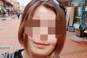 Hastanenin tuvaletinde doğuran kadın sifonu &ccedil;ekip bebeği &ouml;ld&uuml;rd&uuml;