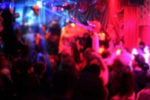 Gece kul&uuml;b&uuml;nde dehşet!