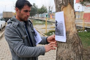 Kaybettiği sıpasını b&ouml;yle arıyor