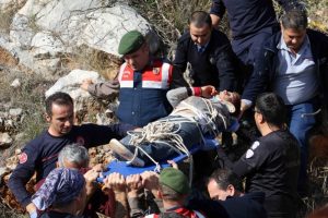 Dağda mahsur kalan Rus &ccedil;ocuklar operasyonla kurtarıldı