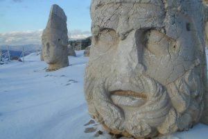 Nemrut Dağı'nda kartpostallık g&ouml;r&uuml;nt&uuml;ler