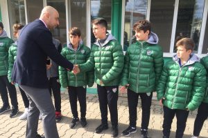 Tolunay Kafkas Bursaspor'un altyapısını ziyaret etti