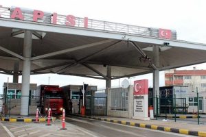 Avrupa'ya a&ccedil;ılan sınır kapılarında tır kuyruğu