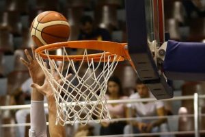 Anadolu Efes, İtalyan ekibi devirdi