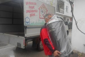 Bursa Yıldırım'da ısıtan yardım
