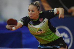 Masa tenisinde Bursa B&uuml;y&uuml;kşehir Belediyespor &ccedil;eyrek finalde