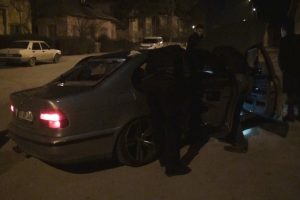 Polise ateş a&ccedil;ıp ka&ccedil;an ş&uuml;pheliler aranıyor