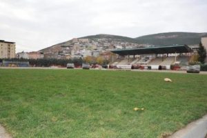Bursa'da Orhangazi İl&ccedil;e Stadyumu'nda &ccedil;im serme işlemi başladı