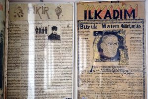 K&ouml;y okulunda &ccedil;ıkartılan el yazması ilk gazete bulundu