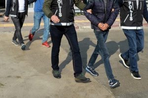 FET&Ouml;'n&uuml;n 'hakim ve savcı &ccedil;alışma evleri'ne operasyon: 10 g&ouml;zaltı