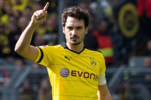 Hummels'ten milli futbolcuya &ouml;vg&uuml;