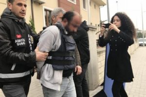 Arkadaşını 300 lira i&ccedil;in &ouml;ld&uuml;rd&uuml;!