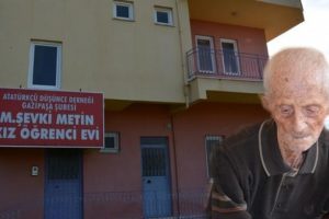 T&uuml;m parasını bağışladı ama Şevki dede hi&ccedil; bir şey hatırlamıyor