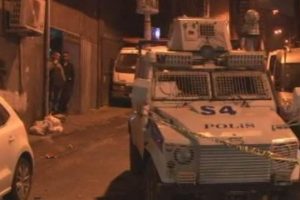 Okmeydanı'nda ş&uuml;pheli pankart alarmı