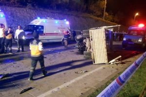 Katliam gibi kaza: 4 &ouml;l&uuml;, 2 yaralı