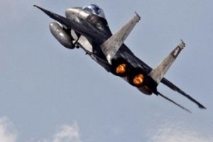 İsrail Suriye'de askeri &uuml;ss&uuml; vurdu