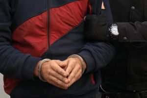 FET&Ouml;'n&uuml;n mahrem askeri yapılanmasına 12 ilde operasyon: 14 g&ouml;zaltı