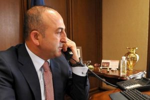 &Ccedil;avuşoğlu &Uuml;rd&uuml;nl&uuml; mevkidaşıyla telefonda g&ouml;r&uuml;şt&uuml;