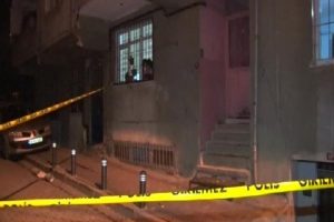 5 katlı binanın girişine ses bombası atıldı