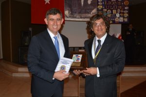 Bursa Lions Kulübü TBB Başkanı Feyzioğlu'nu konuk etti.