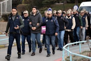 Bursa dahil 12 ilde, Fetullah&ccedil;ı Ter&ouml;r &Ouml;rg&uuml;t&uuml; operasyonu!