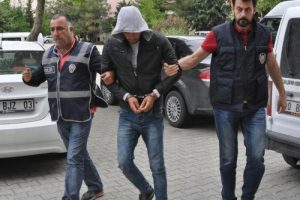 22 dakika arayla tecav&uuml;z turuna &ccedil;ıktılar! 20 yıl yediler