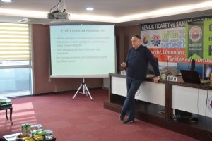 Bursa Gemlik'te belediye personeline 'Etkili Sunum Teknikleri' semineri