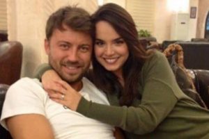 Tolga G&uuml;le&ccedil; ile Yeliz Şar boşandı!