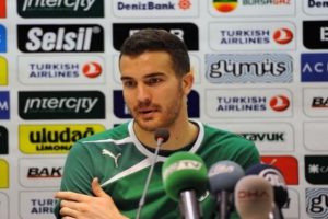 Bursasporlu futbolculardan Fenerbah&ccedil;e ma&ccedil;ı yorumu