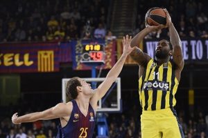 Fenerbah&ccedil;e Barcelona'yı devirdi!