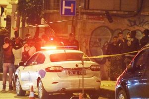 Dizi setine polis baskını!