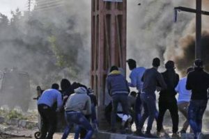 Tansiyon d&uuml;şm&uuml;yor! Batı Şeria'da 12 yaralı