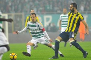 Bursaspor, evinde Fenerbah&ccedil;e galibiyetine hasret kaldı