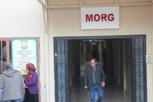 Boynuna salıncak ipi dolanan 3 yaşındaki &ccedil;ocuk boğularak &ouml;ld&uuml;