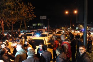 Bursa'da &uuml;st ge&ccedil;it isteyen mahalleli ikinci kez yol kapattı