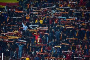 Taraftarlardan Dursun &Ouml;zbek ve Tudor i&ccedil;in istifa sesleri